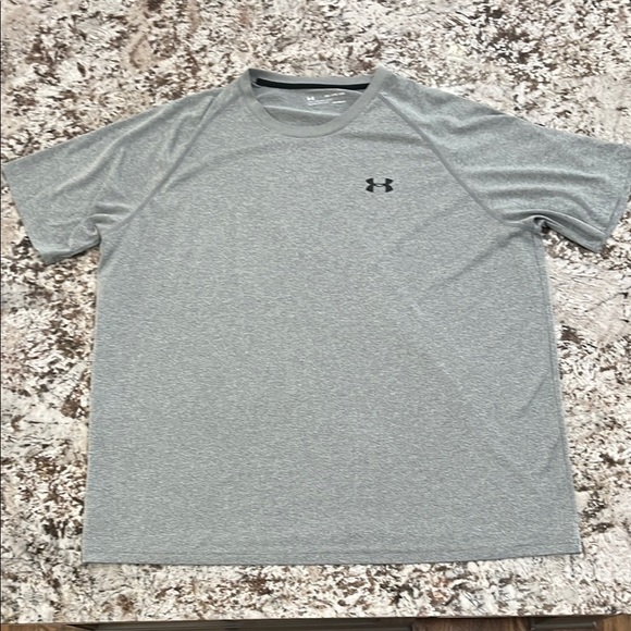 Under Armour Gray HeatGear Short Sleeve Performance Tee, EUC, 2XL - Picture 1 of 6